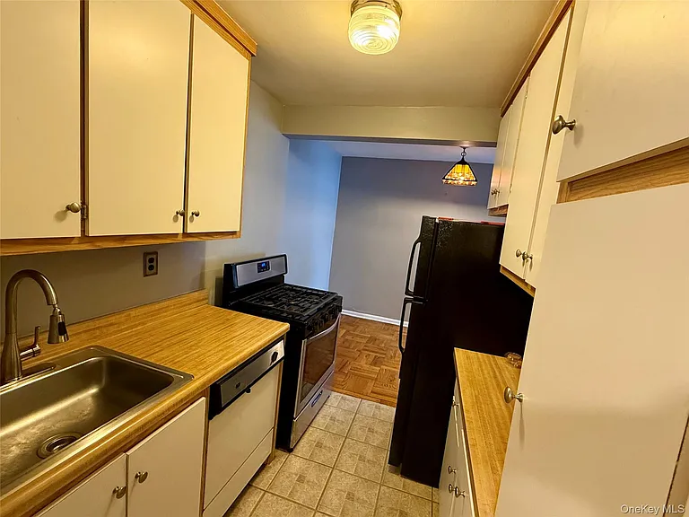 277 Bronx River Rd #3M — Photo 4