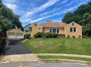 6114 23rd St N, Arlington, VA 22205