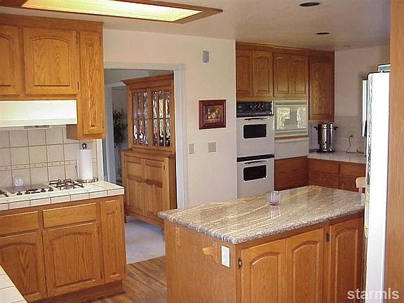5th image of 2196 Catalina Dr