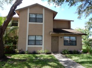 213 Lakeside Cir, Fort Lauderdale, FL 33326