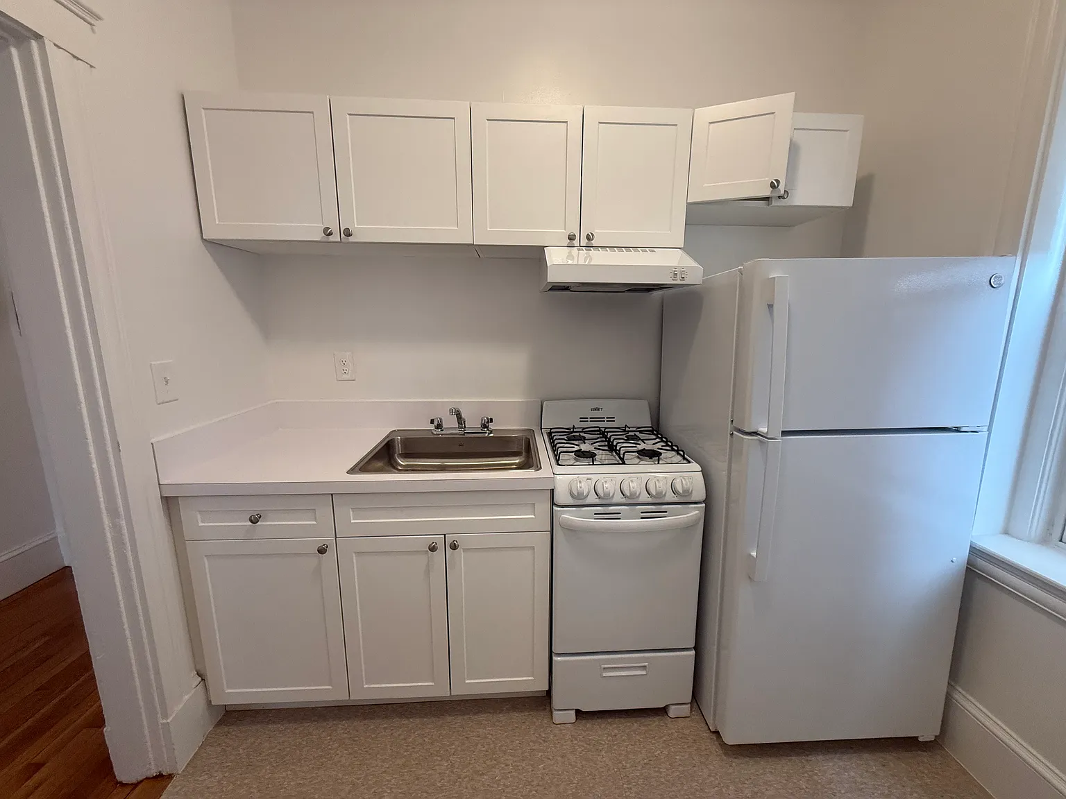 2 bed, 915 sqft, $2,650 — Photo 1