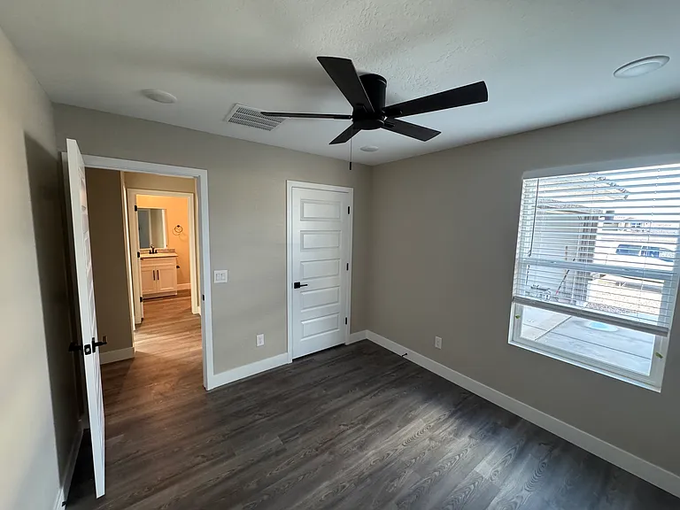 925 Jubal Ln — Photo 21