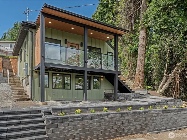 4015 Burton Place W, Seattle, WA 98199