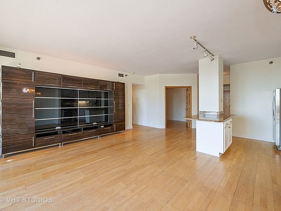 5th image of 5 E 14th Pl APT 1103