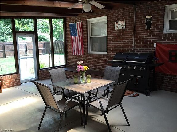 3rd image of 216 Kurtz St