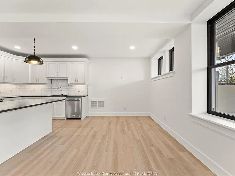 247 Brock St #104 — Photo 14