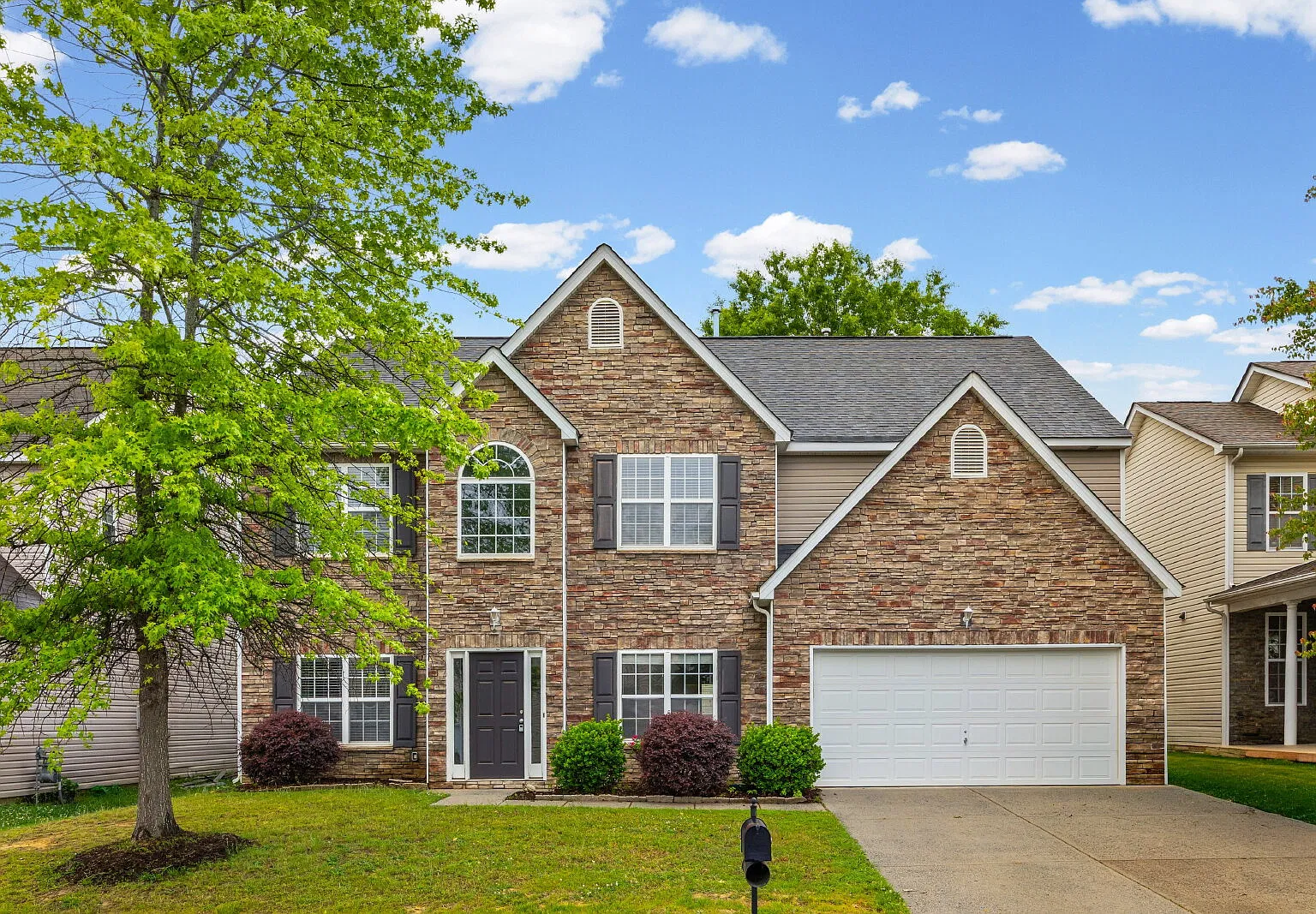 4 bed, 2.5 bath, $2,750 — Photo 1