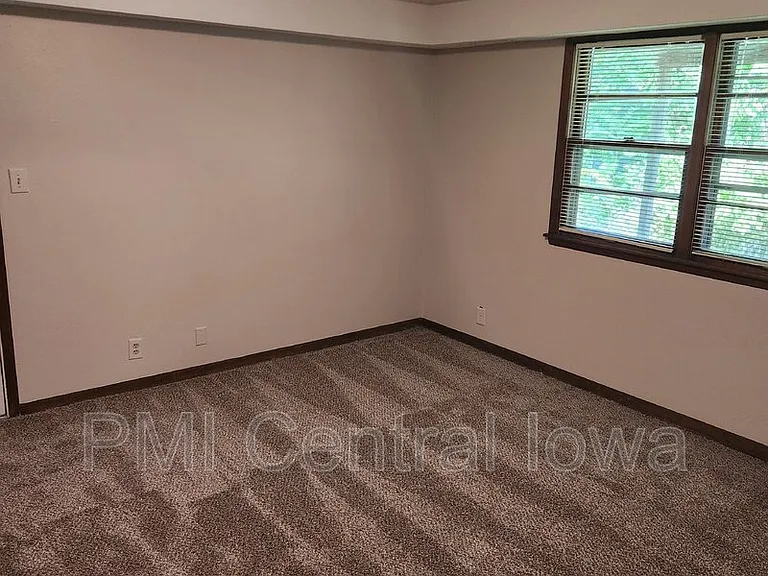 6615 Washington Ave — Photo 33