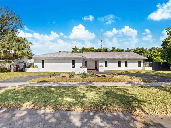 1925 NE 214th Ter, Miami, FL 33179