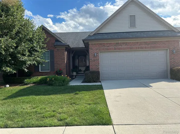 30245 Bradmore Rd, Warren, MI 48092
