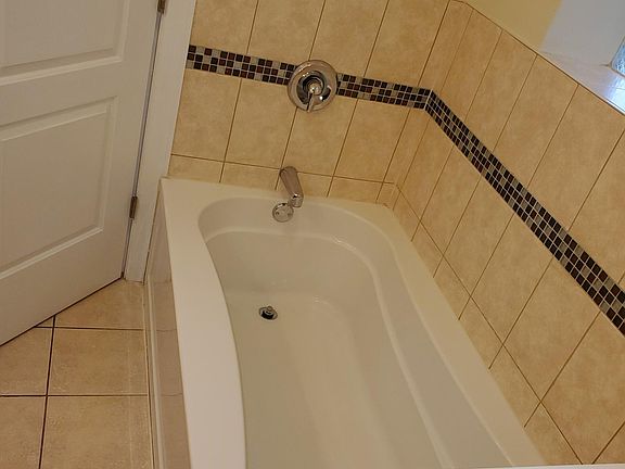 2nd image of 6235 S Woodlawn Ave #2