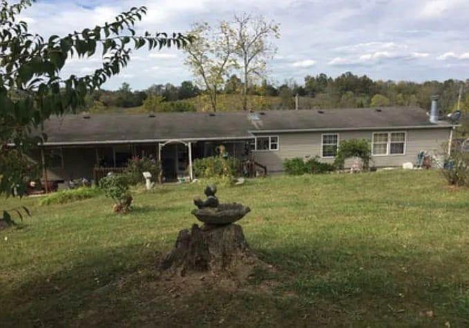 2nd image of 3160 Locust Grove Rd