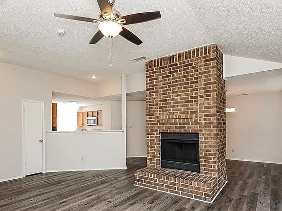 5th image of 530 Valley Mills Dr #4