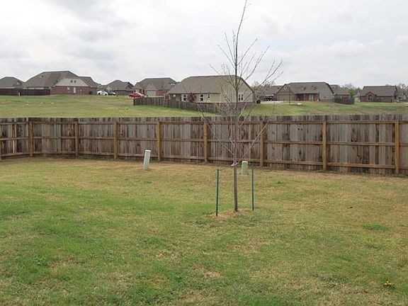 3rd image of 3113 Talimena Ct