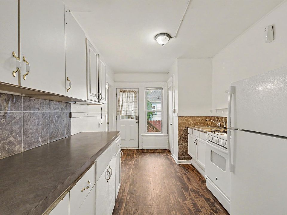 1st image of 1051-1057 Pine Ave NW #1051