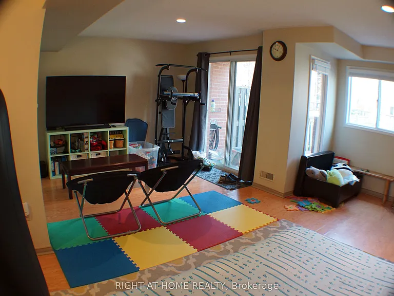 1140 Leewood Dr — Photo 31