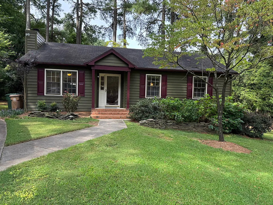 111 Creighton Ct