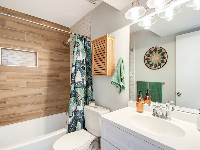 660 Aquatic Dr — Photo 28