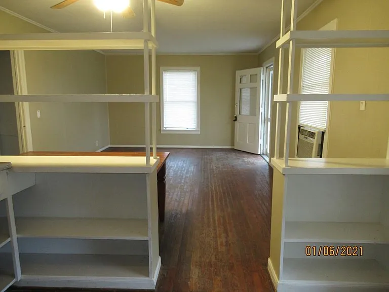 318 Circle Way St — Photo 8