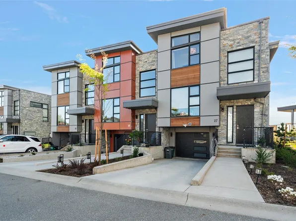 4253 Dieppe Rd #26, Saanich, BC V8X 2N2