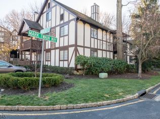 705 Thoreau Ct, Mahwah, NJ 07430