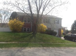 2 Guenever Dr, New Castle, DE 19720