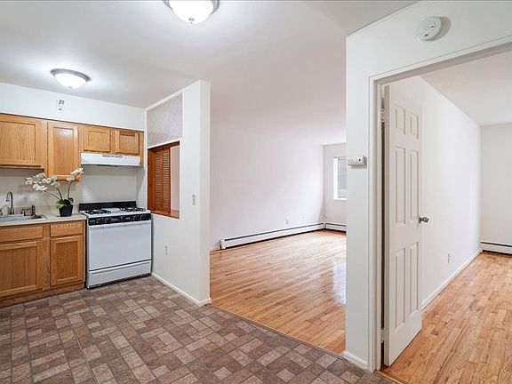 3rd image of 85 W 5th St APT A4