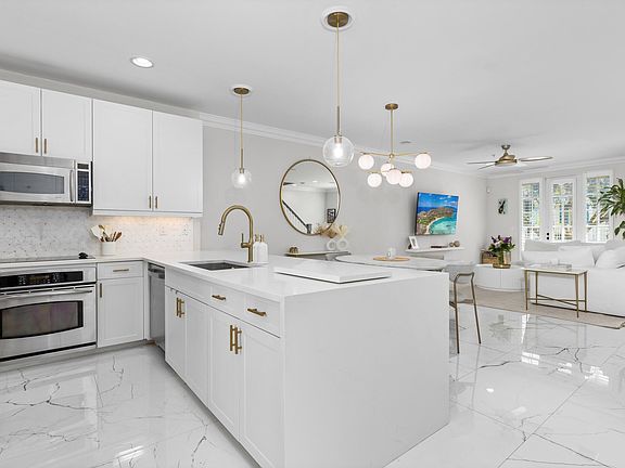 2nd image of 1034 E Heritage Club Cir