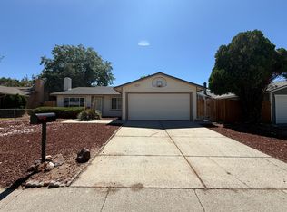 1013 Pinewood Dr, Sparks, NV 89434
