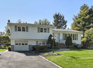 22 Robin Rd, Wayne, NJ 07470