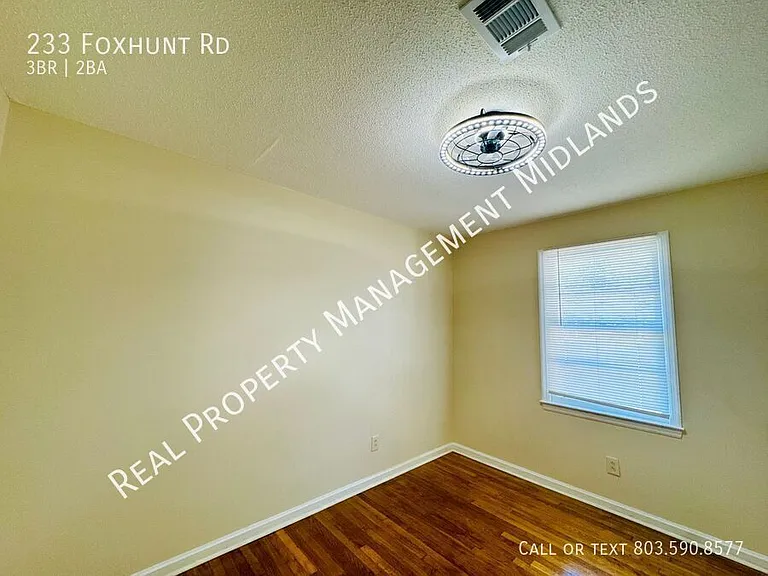 233 Foxhunt Rd — Photo 7