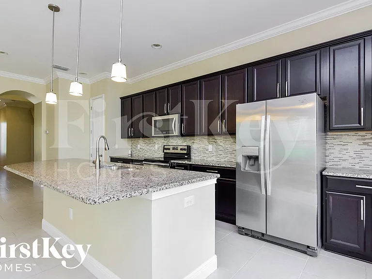 5948 Village Center Dr — Photo 5