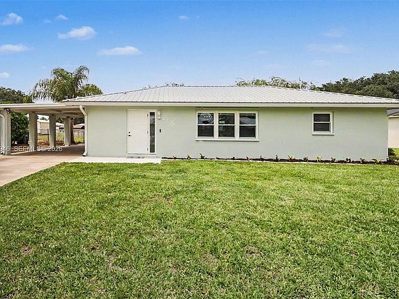 2nd image of 205 E Sugarland Cir