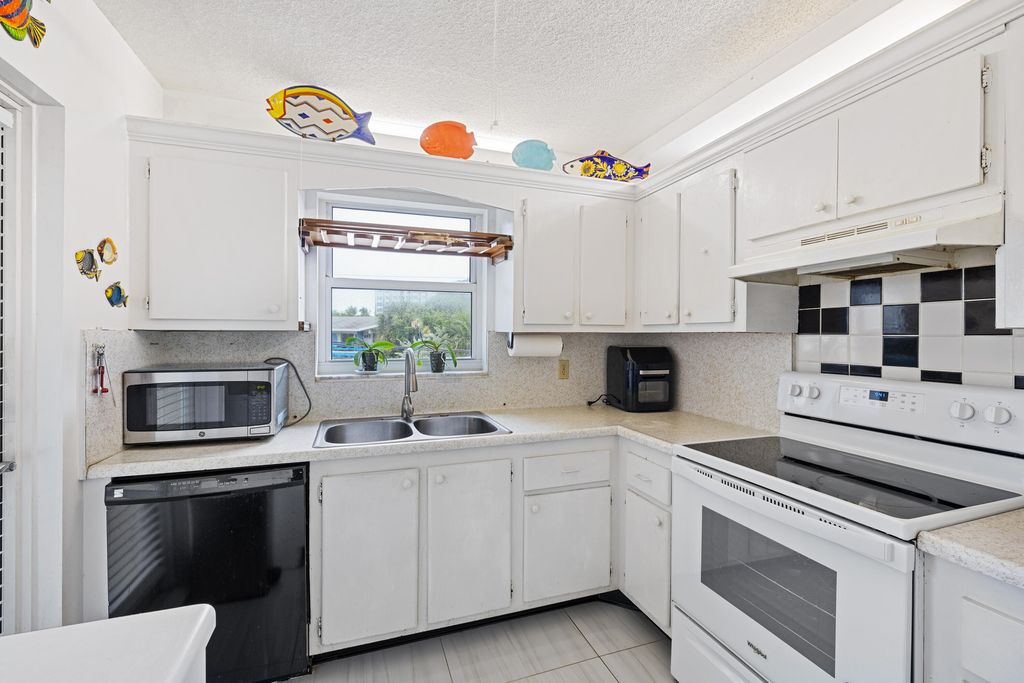 1200 Hibiscus Avenue #201, photo 9