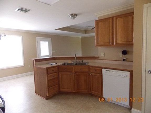 3rd image of 324 Daralyn Dr