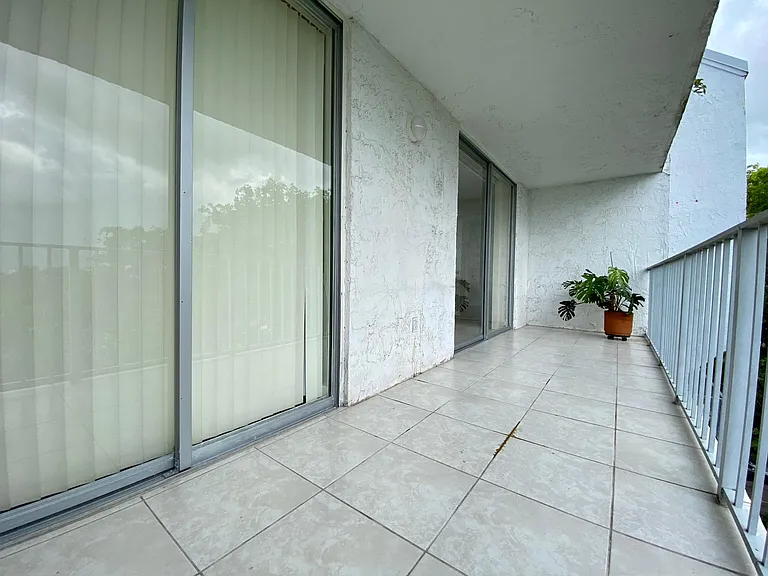 650 NE 64th St #G602 — Photo 27