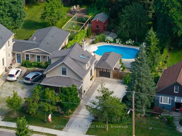 52 Emery St E, London, ON N6C 2C8