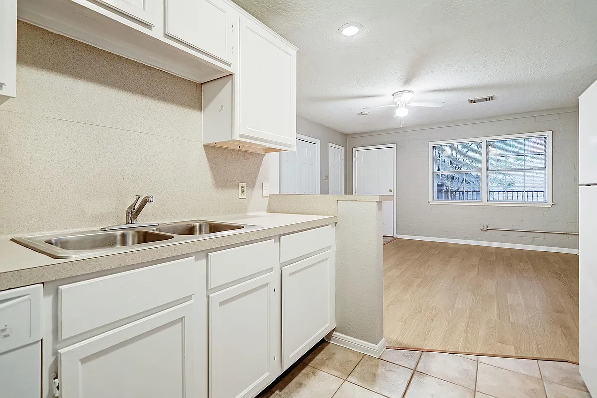 Building Photo - 802 Stanford St #4