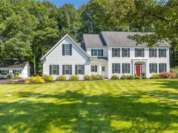 8049 Barony Woods, Pittsford, NY 14534