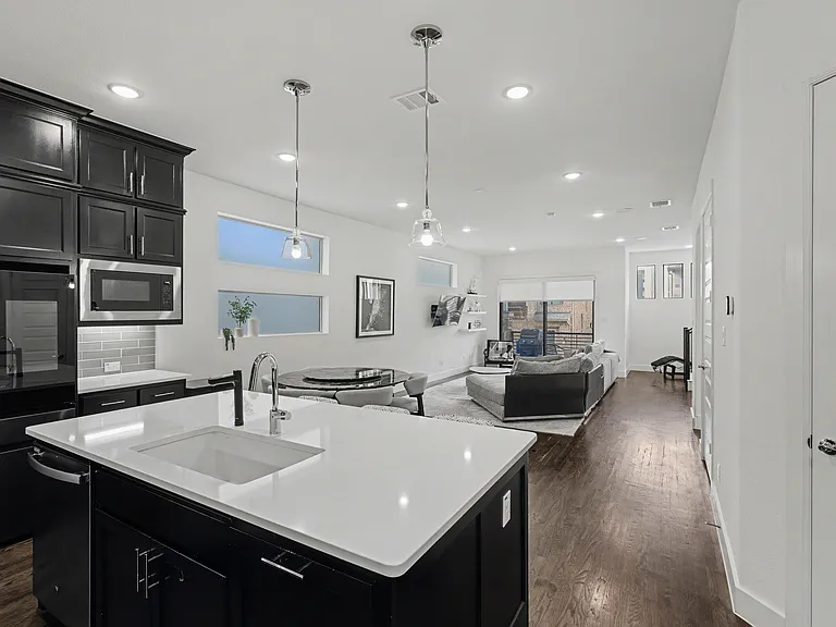 8033 Cornelius Dr — Photo 7