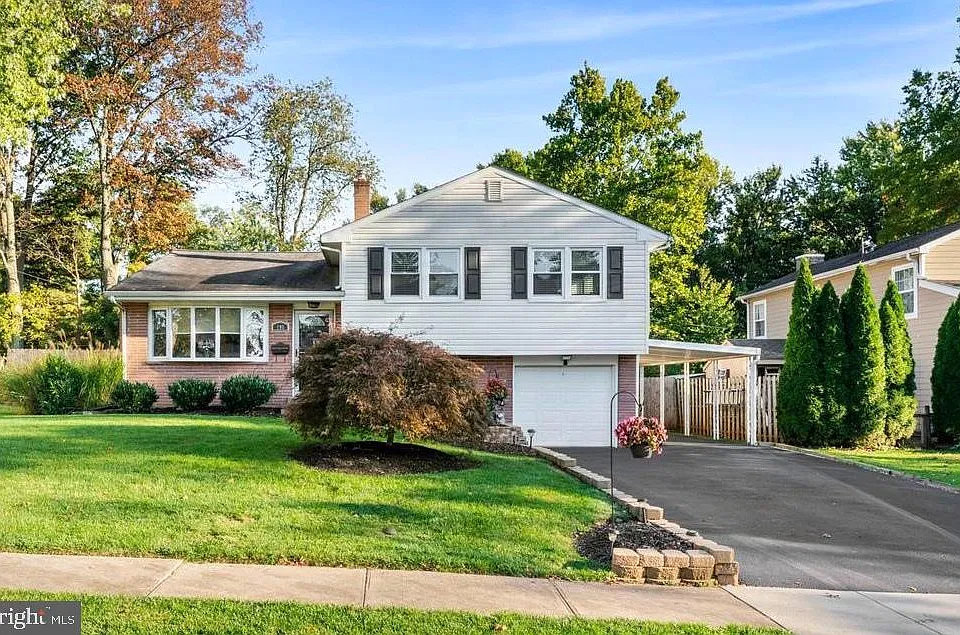 106 E Valley Creek Rd