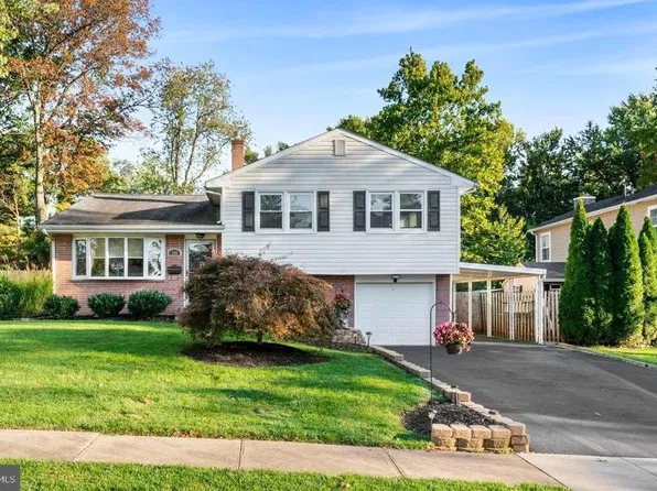 106 E Valley Creek Rd, Plymouth Meeting, PA 19462