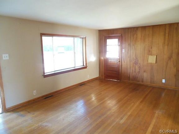 3rd image of 319 Pullbrooke Dr