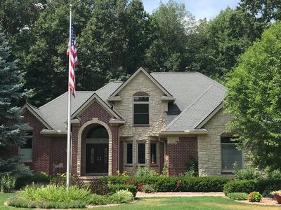 939 Mystic Woods Dr, Howell, MI, 48843