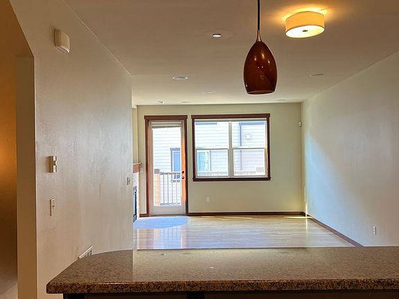 5th image of 19439 1st Ave S Unit B8