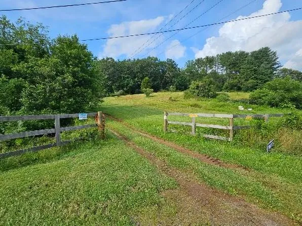 72 Rainbow Dr, Galax, VA 24333