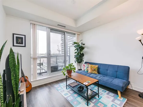 170 Sumach St #910, Toronto, ON M5A 0C3