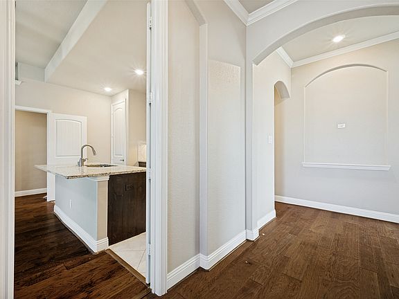 3rd image of 4304 Caney Creek Cir