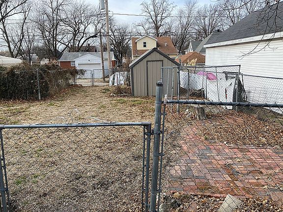 5th image of 414 S Quincy Ave