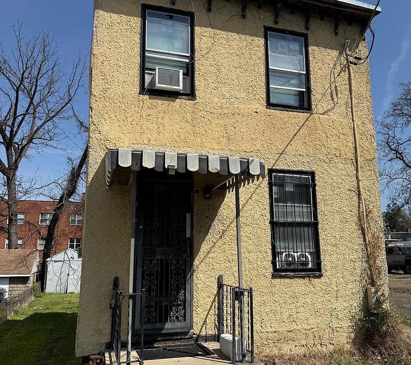 1st image of 1312 V St SE
